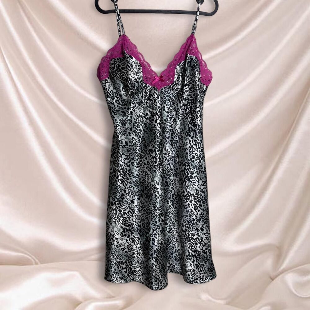 Ambrielle Y2K Sexy Satin Leopard Print Slip Dress | Medium | Cheetah Print Lace